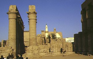 Luxor-Tempel mit Moschee